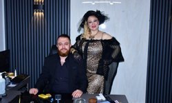 Mert Ozan Düz'e Tiyatro Sahnesinde Doğum Günü