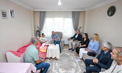 Vali Turan’dan Yaralı Öğrenciye Geçmiş Olsun Ziyareti