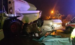 Tekirdağ'da taklalar atan otomobilin fuar alanına uçtuğu kaza kamerada