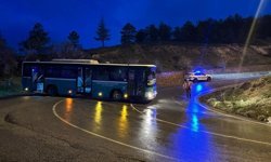 Kayseri’de alkollü bir şahıs çaldığı özel halk otobüsüyle kaza yaptı