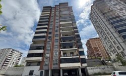 Gaziantep'teki 'süper hücre' balkon duvarlarını yıktı, camları patlattı