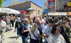 Kakava şenlikleri için gelen turistler ciğercilerde kuyruk oluşturdu