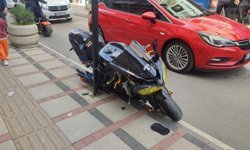 Keşan’da araç kapısı ile kaldırım arasında sıkışan motosikletin sürücüsü yaralandı