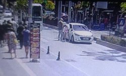 Antalya'da yaya geçidinden geçmeye çalışan Alman turistin ayağını otomobil ezdi