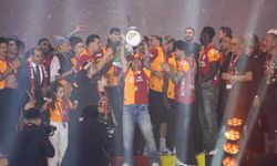 Şampiyon Galatasaray kupasını aldı