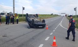 Tekirdağ'da kamyonetle çarpışan otomobil ters döndü: 1 yaralı
