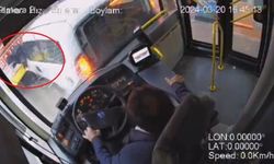 Otobüs şoförü uykuya daldı, önündeki araca çarptı... Lise öğrencisi iki aracın arasında böyle sıkıştı