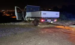 Direksiyon hakimiyetini kaybeden sürücü şarampole uçtu