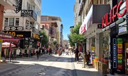 Cumhuriyet Caddesi’nde Gün Erken Başlıyor