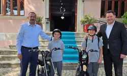 Pınarhisar’da Çocuklara Kask Hediyesi