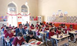 Kaymakam Özderin Öğrencilerle Okuma Saatinde Buluştu