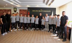 Türkiye 10’uncusu Voleybol Takımı Belediyede Ağırlandı