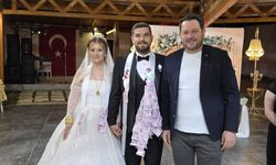 Başkan Talay Genç Çiftin Mutluluğunu Paylaştı