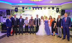 Vali Turan Genç Çiftin Düğün Sevincini Paylaştı