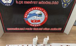Ehliyetsiz plakasız motosiklet kullanırken üzerinde uyuşturucu çıktı