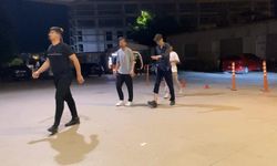 Parktaki gençlere pompalı tüfekle saldırdı: 10 yaralı