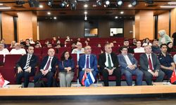 "Tarihin İzinde Tekirdağ" konferansında kentin tarihi gelişimi, kültürel mirası ve stratejik önemi anlatıldı