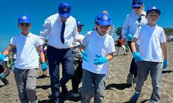 Dalgıçların 5 dakikada deniz altından çıkardığı çöpler hayrete düşürdü