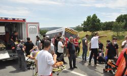 Edirne'de yolcu minibüsü tıra çarptı: 16 yaralı