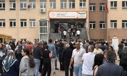 YKS'ye 2 dakika geç kalan genç gözyaşı döktü