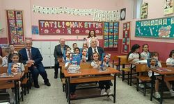 Edirne'de öğrenciler karne sevinci yaşadı