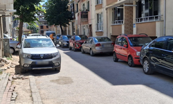 Çift Taraflı Park Trafiği Zorluyor