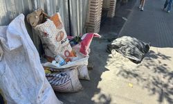 Kaldırımlar Moloz ve Atıklarla İşgal Ediliyor