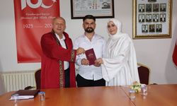 Başkan Çamlıca Bayır Çiftinin Nikâhını Kıydı