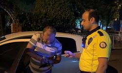 Alkol denetimini görünce aracı park etti, "Sigara almaya geldim" dedi