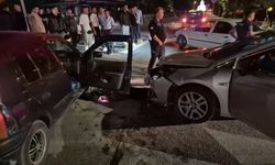 Alkollü sürücü, fark etmediği beton refüjü aşıp kaza yaptı: "Ben orayı düz sandım"