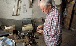 Bolu’da 50 yıldır manda boynuzundan tarak yapıyor