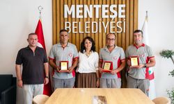 Buldukları çantayı sahibine teslim eden personele Başkan Köksal Aras’tan özendirme primi