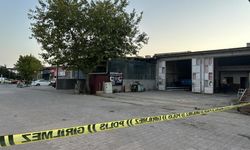Uşak'ta iki esnaf arasındaki tartışma silahlı kavgaya dönüştü: 13 yaralı