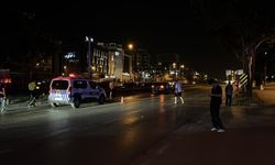 Yolun karşısına geçen yaşlı adama otomobil çarptı