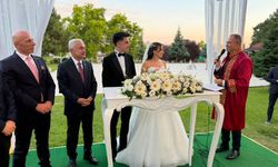 Vali Turan, Simay ve Ahmet Çiftinin Nikâhına Katıldı
