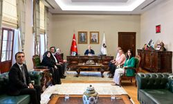Vali Turan Şehit Ailesi ve Koruyucu Aileyi Ağırladı
