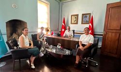 Milletvekili Sarıçam, Konak’ta Sanat’a Davet Edildi