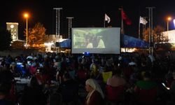 Lüleburgaz’da Yıldızlar Altında Sinema Keyfi