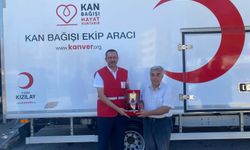 52. Kez Kan Bağışında Bulunan Küntaş’a Anlamlı Plaket