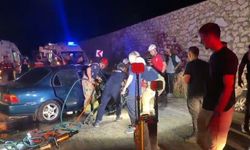 Bursa'da iki otomobil kafa kafaya çarpıştı: 5 yaralı, 2 ölü