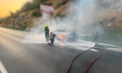8 milyon TL'lik elektrikli Mercedes oto, seyir halindeyken yanmaya başladı