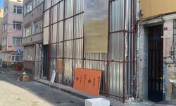 Fatih’te yıkım sırasında bina çöktü: 2 yaralı