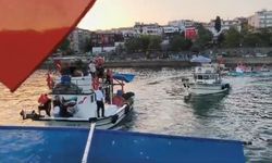 Tekneler denizde konvoy yaptı