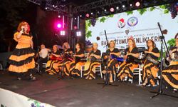 Hür Kadınlar Ritim Grubu Şenliğe Renk Kattı