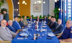 Çamuroğlu ve Eviş İçin Veda Programı Düzenlendi