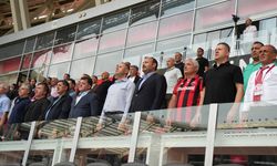 Bulut, Erzincanspor-Kırklarelispor Karşılaşmasını Tribünden Takip Etti