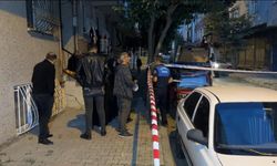Sultangazi’de duvarlarında çatlaklar oluşan iki apartman tedbiren tahliye edildi