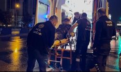 Bursa’da yağışlı havada motosiklet devrildi: Yaralının rahat tavırları dikkat çekti