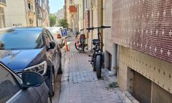 Kırklareli’nde Kaldırım İşgali Yayaların Geçişini Zorlaştırıyor