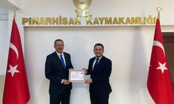 Pınarhisar Kaymakamı Özderin’den Dr. Özekin’e Başarı Belgesi